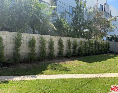 1438 11th Street - Photo Thumbnail 7