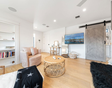 5317 Pacific Avenue - Photo Thumbnail 28