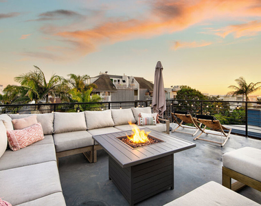 5317 Pacific Avenue - Photo Thumbnail 36