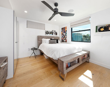 5317 Pacific Avenue - Photo Thumbnail 31