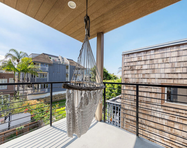 5317 Pacific Avenue - Photo Thumbnail 24