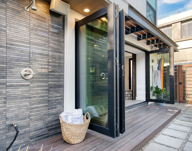 5317 Pacific Avenue - Photo Thumbnail 8