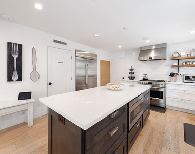 5317 Pacific Avenue - Photo Thumbnail 16