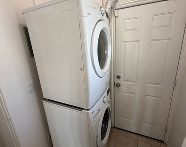 839 N Alexandria Avenue - Photo Thumbnail 21