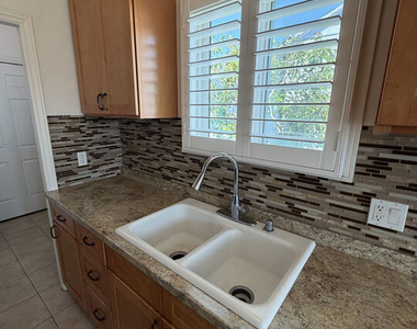839 N Alexandria Avenue - Photo Thumbnail 18