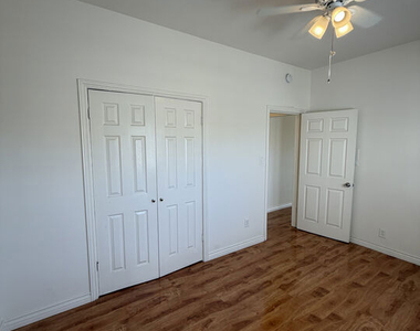 839 N Alexandria Avenue - Photo Thumbnail 36