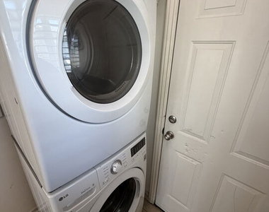 839 N Alexandria Avenue - Photo Thumbnail 22