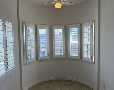 839 N Alexandria Avenue - Photo Thumbnail 11