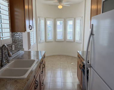 839 N Alexandria Avenue - Photo Thumbnail 25