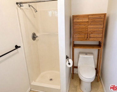 5966 Benner Street - Photo Thumbnail 11