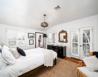3351 N Knoll Drive - Photo Thumbnail 23