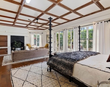 3351 N Knoll Drive - Photo Thumbnail 4