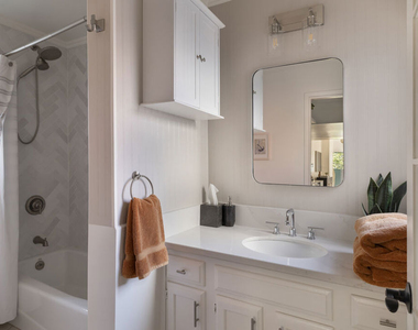 804 Pacific Avenue - Photo Thumbnail 3