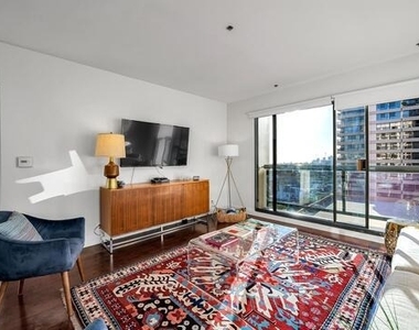 10724 Wilshire Boulevard - Photo Thumbnail 6