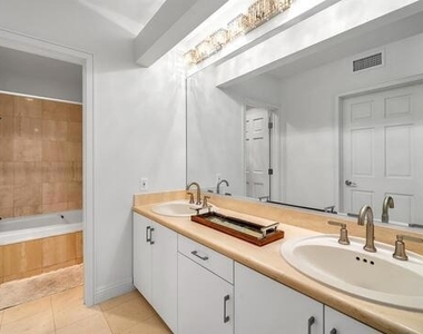 10724 Wilshire Boulevard - Photo Thumbnail 11