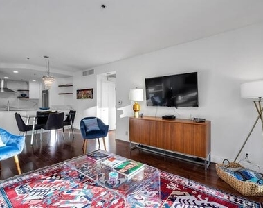 10724 Wilshire Boulevard - Photo Thumbnail 5