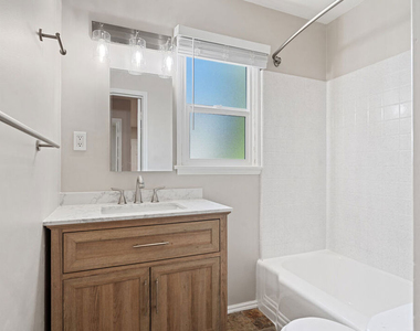 815 Crestmoore Place - Photo Thumbnail 15