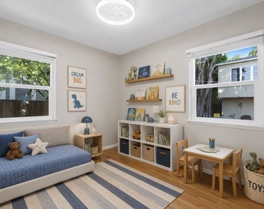 815 Crestmoore Place - Photo Thumbnail 3