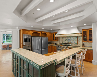 7160 Dume Drive - Photo Thumbnail 10