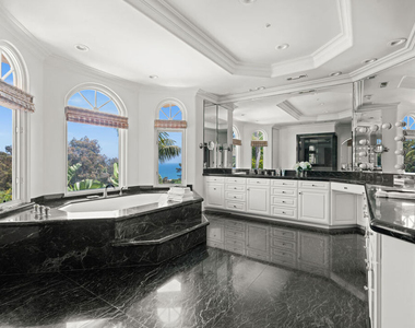7160 Dume Drive - Photo Thumbnail 15