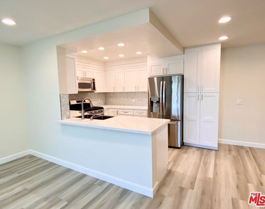 8515 Falmouth Avenue - Photo Thumbnail 4