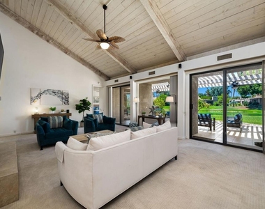 521 Desert West Drive - Photo Thumbnail 5