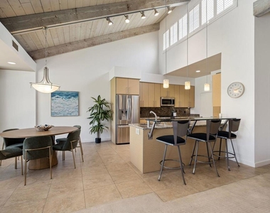 521 Desert West Drive - Photo Thumbnail 2