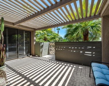 521 Desert West Drive - Photo Thumbnail 8