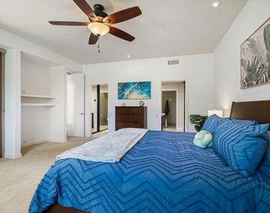 521 Desert West Drive - Photo Thumbnail 24
