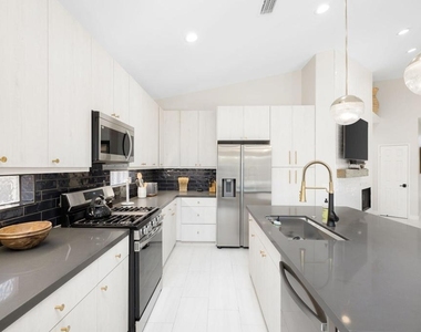 45809 Crosswater Street - Photo Thumbnail 20
