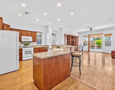 48638 Barrymore Street - Photo Thumbnail 8
