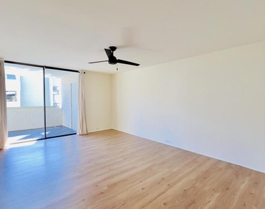 251 E La Verne Way - Photo Thumbnail 8