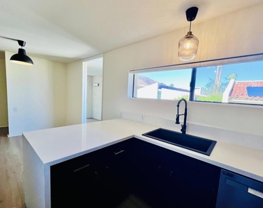 251 E La Verne Way - Photo Thumbnail 7