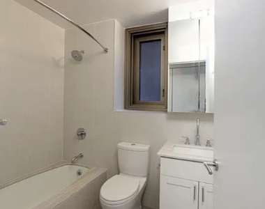 101 West 55th Street - Photo Thumbnail 4