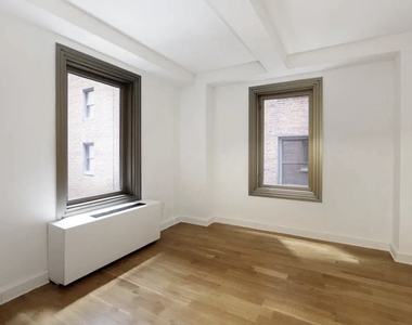 101 West 55th Street - Photo Thumbnail 3