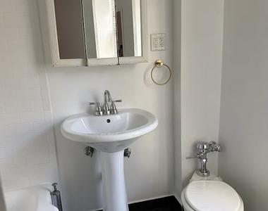 101 West 55th Street - Photo Thumbnail 5