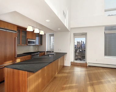 205 East 59th Street - Photo Thumbnail 4
