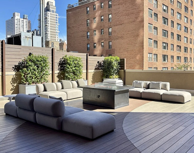 205 East 59th Street - Photo Thumbnail 8