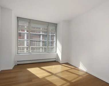 205 East 59th Street - Photo Thumbnail 5
