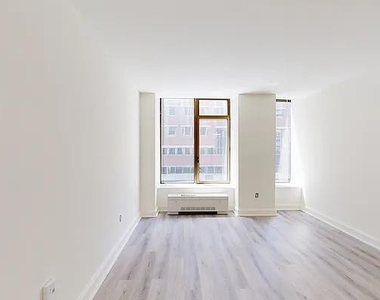Hanover Square - Photo Thumbnail 1