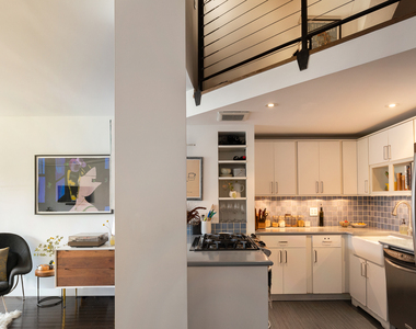 130 Barrow St - Photo Thumbnail 2
