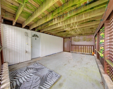95 Irving Avenue - Photo Thumbnail 9