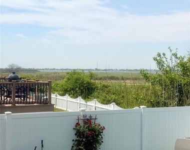 821 Channel Road - Photo Thumbnail 18