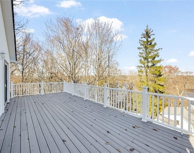 225 Hilltop Street - Photo Thumbnail 9