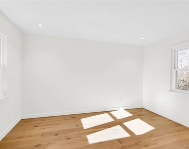 225 Hilltop Street - Photo Thumbnail 20