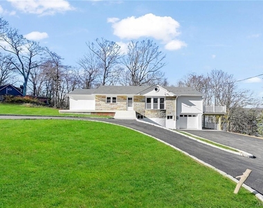 225 Hilltop Street - Photo Thumbnail 1