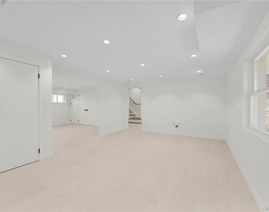 225 Hilltop Street - Photo Thumbnail 32