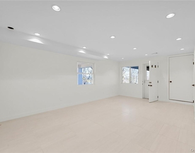 225 Hilltop Street - Photo Thumbnail 31