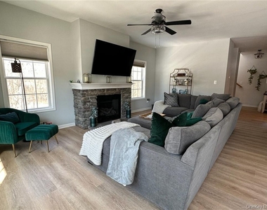 16 David Lester Drive - Photo Thumbnail 5
