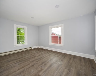 39 Fowler Avenue - Photo Thumbnail 9